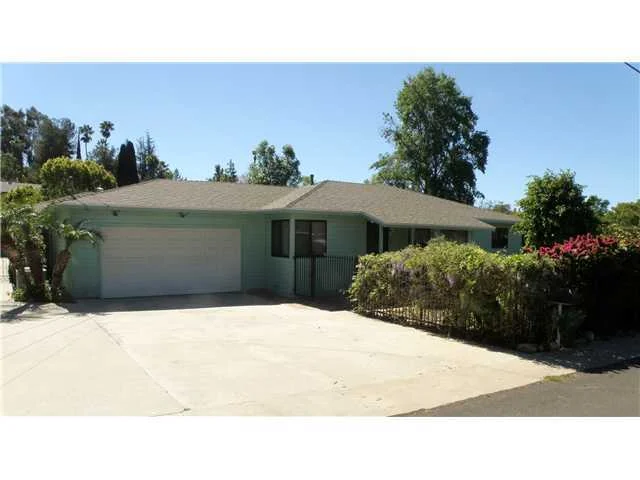1227 Lexington Drive, Vista, CA 92084