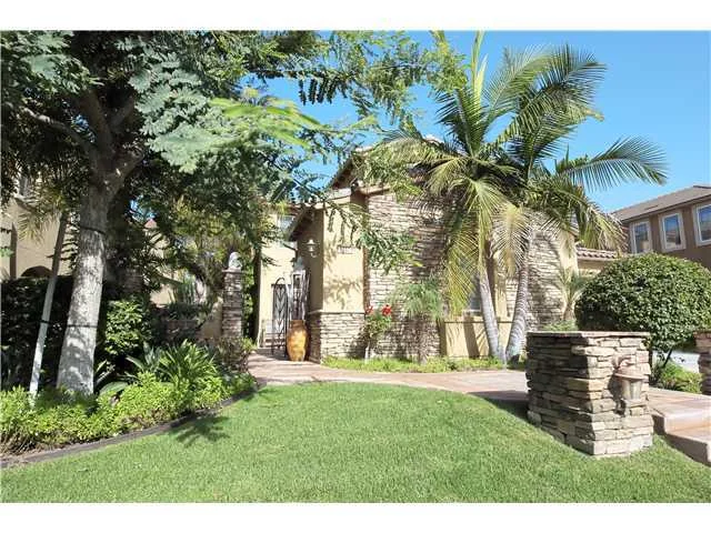 1887 Shadetree Drive, San Marcos, CA 92078