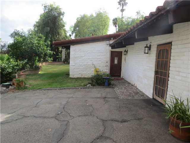 2952 Verda Avenue, Escondido, CA 92025