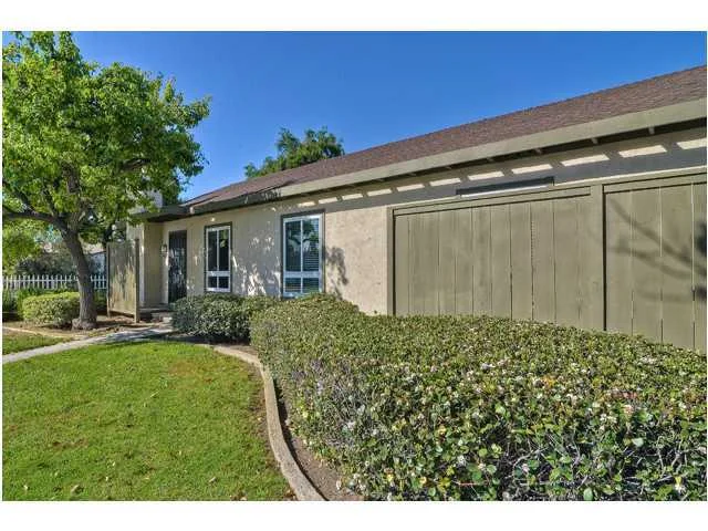 10510 Caminito Obra, San Diego, CA 92126