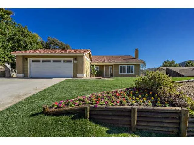 11229 Huntingride Circle, Santee, CA 92071