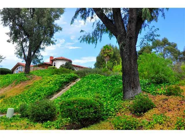 2581 Tunrif Court, Vista, CA 92084