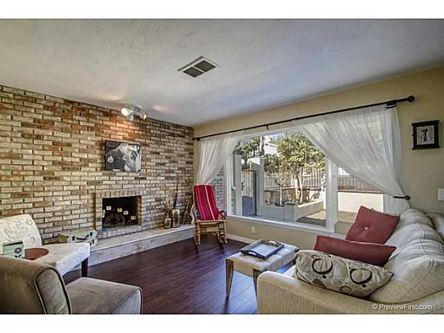 855 Newport Drive, Vista, CA 92084