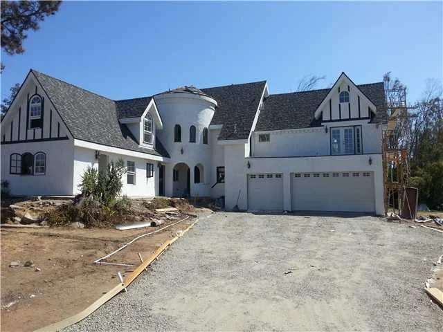 275 Estrelita Drive, Vista, CA 92084