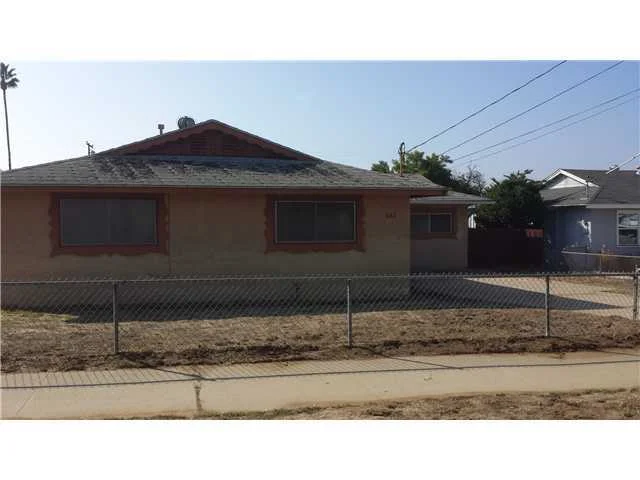 882 Lincoln Avenue, El Cajon, CA 92020