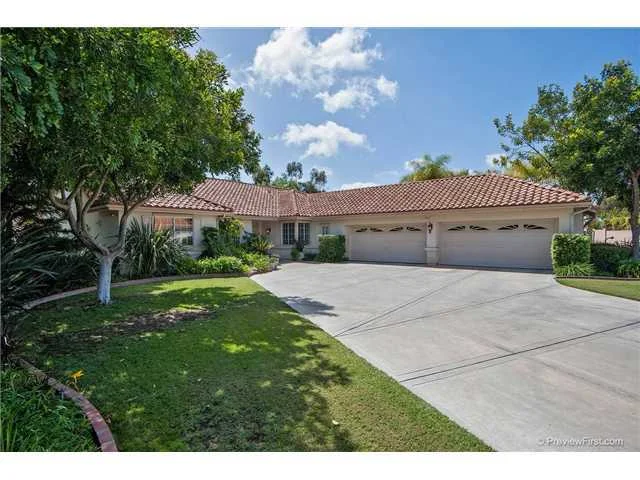 254 Ahmu Terrace, Vista, CA 92084