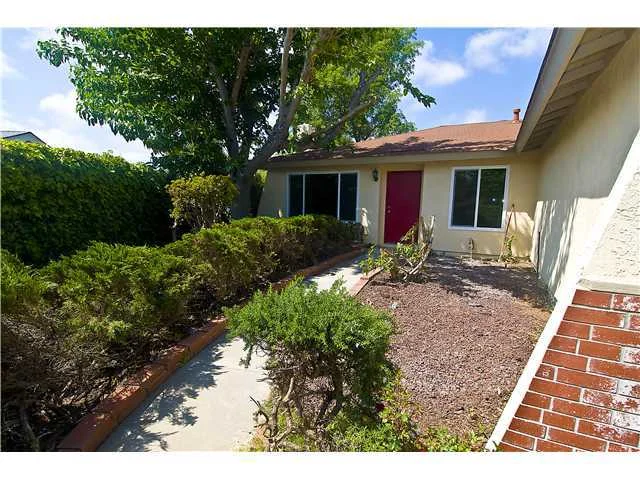 890 Julie Court, San Marcos, CA 92069