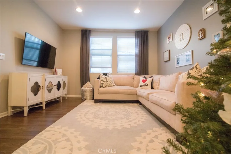 411 El Paseo, Lake Forest, CA 92610