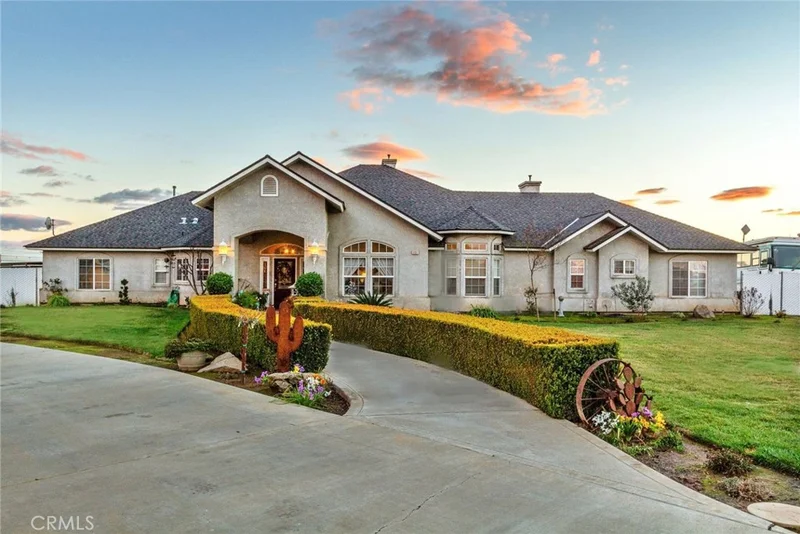6168 Bataan, Clovis, CA 93619