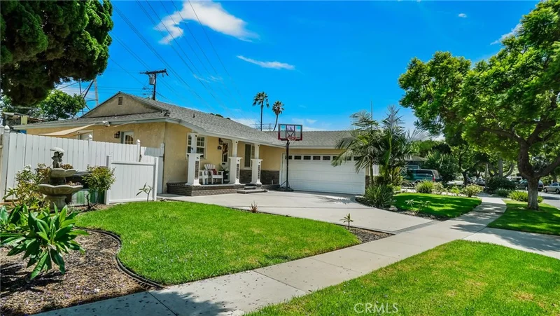 872 Stevely, Long Beach, CA 90815