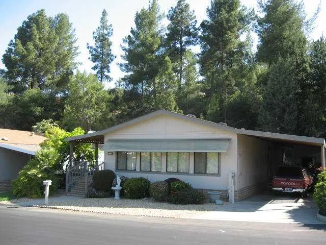 8975 Lawrence Welk Drive #122, Escondido, CA 92026
