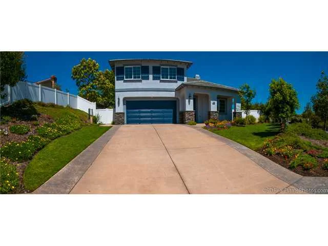 433 Paradise View Drive, Vista, CA 92083