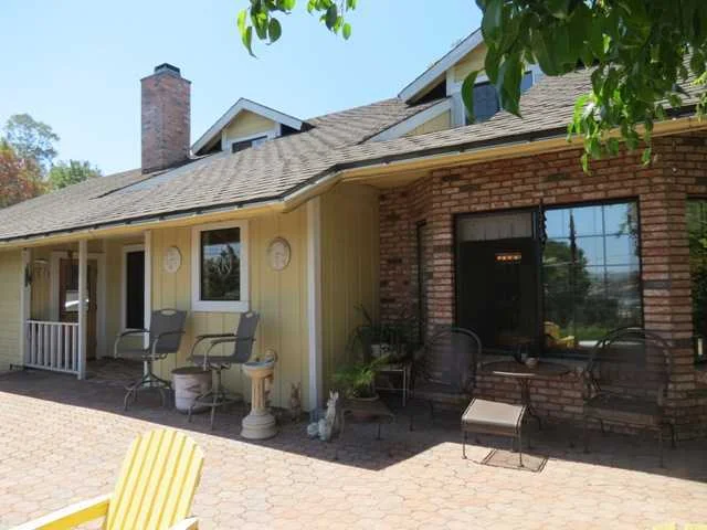 865 Phillips Street, Vista, CA 92083