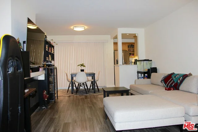10105 Summertime, Culver City, CA 90230