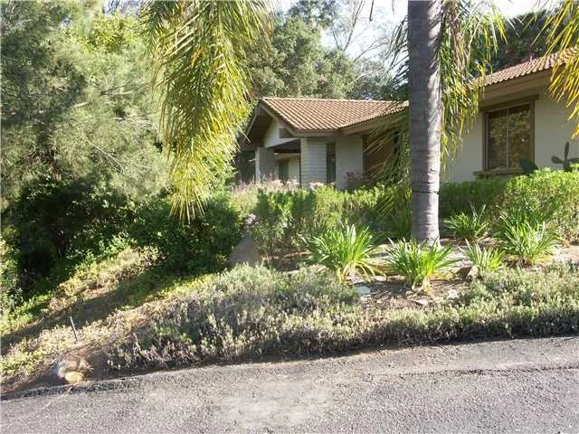 27038 Banbury Drive, Valley Center, CA 92082