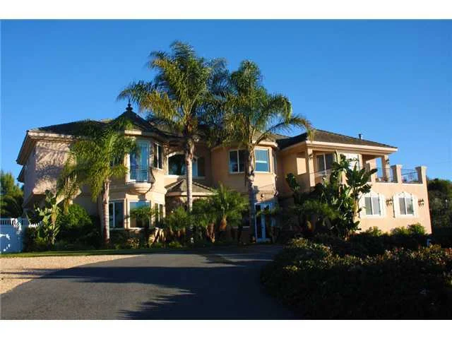 882 Del Valle . Drive, Fallbrook, CA 92028