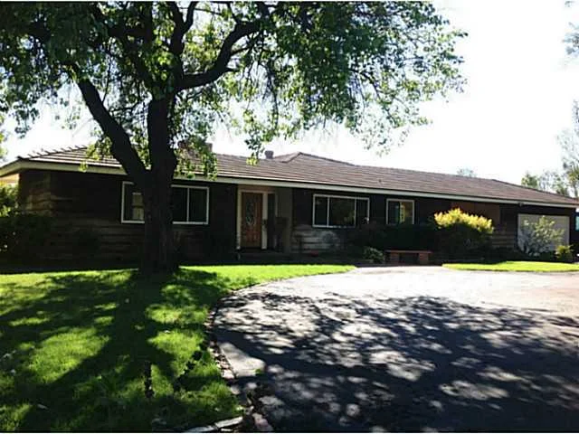 11438 Valle Vista Road, Lakeside, CA 92040