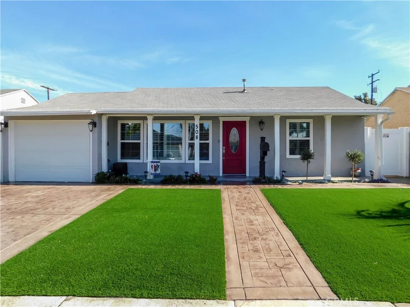 508 Aprilia, Compton, CA 90220
