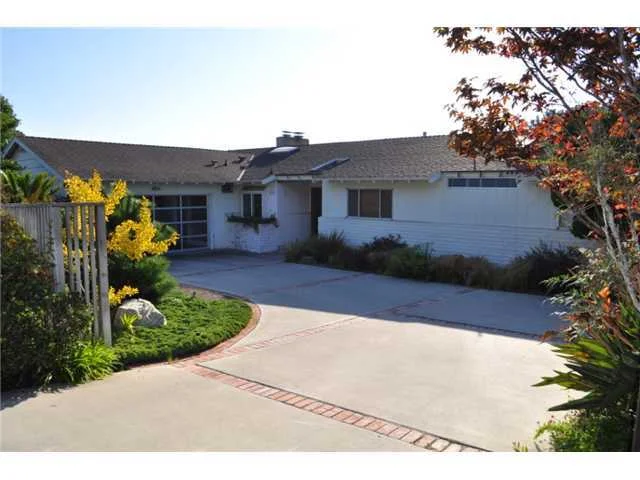 8720 Glenwick Lane, La Jolla, CA 92037
