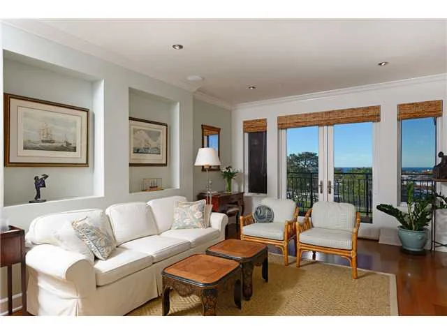 1010 Genter Street #302, La Jolla, CA 92037