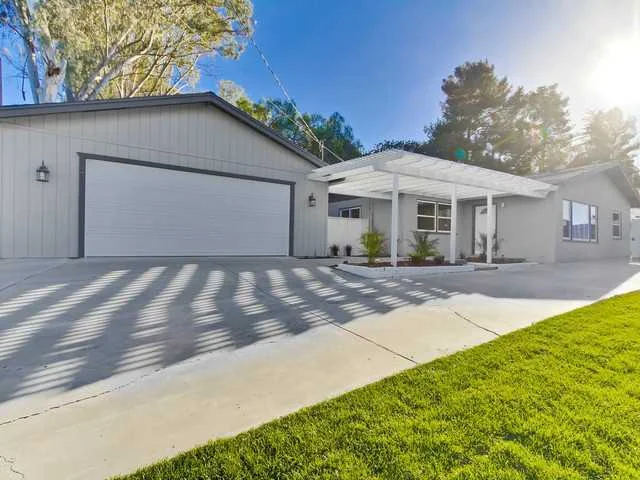 8554 Slope Drive, Santee, CA 92071