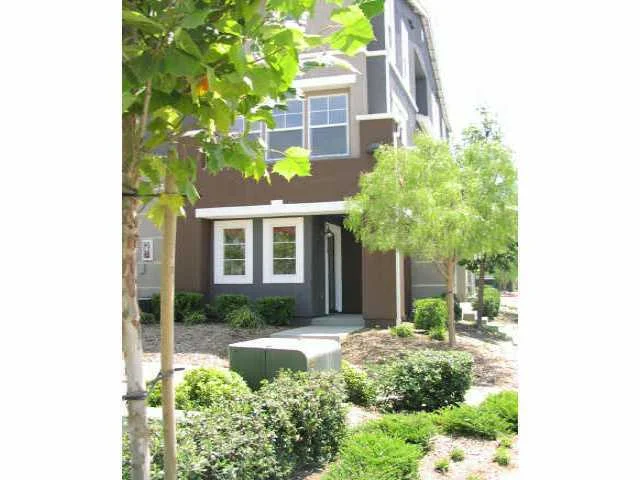8730 Esplanade Park Lane, San Diego, CA 92123