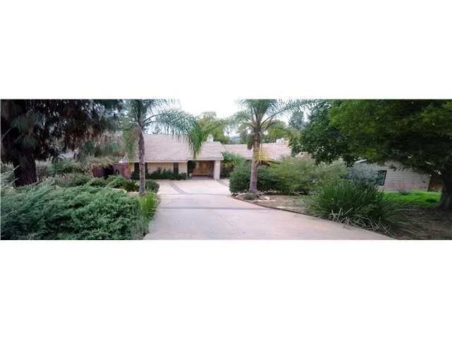 2575 Mary Lane, Escondido, CA 92025