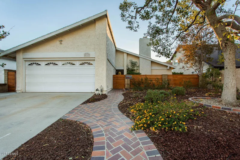 25329 Via Saludo, Valencia, CA 91355