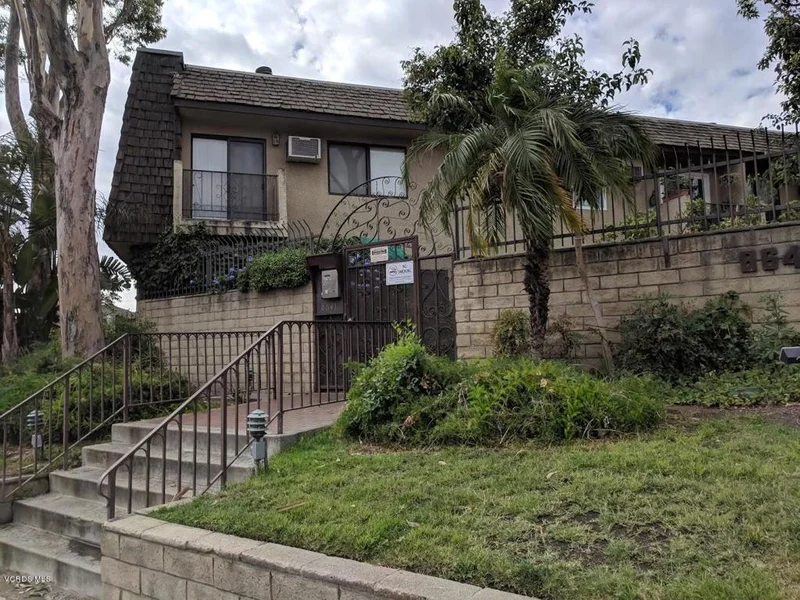8641 Glenoaks #102, Sun Valley, CA 91352