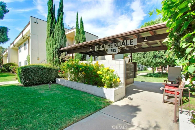 11813 Runnymede #44, North Hollywood, CA 91605