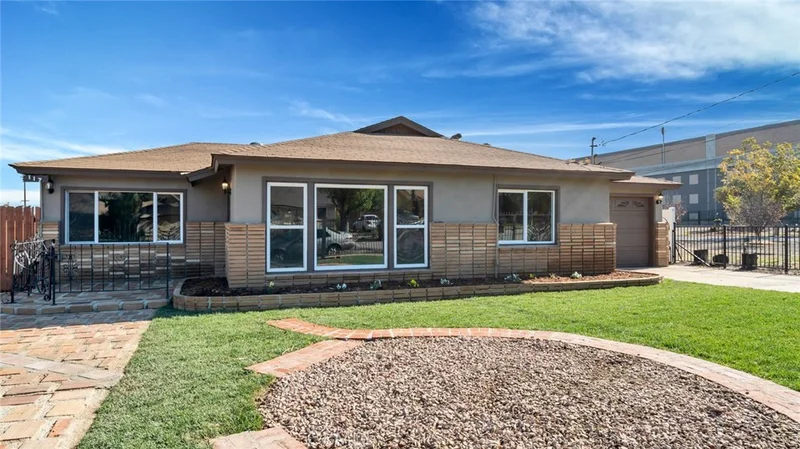 117 Vicentia, Corona, CA 92882