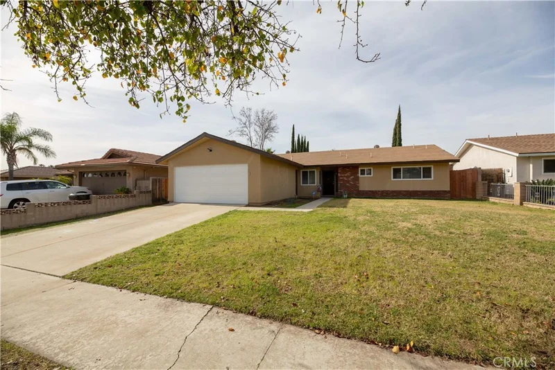860 Wisteria, Bloomington, CA 92316
