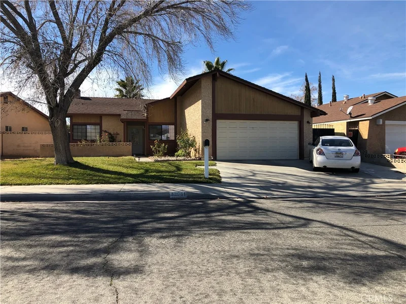 43061 Larwood, Lancaster, CA 93536