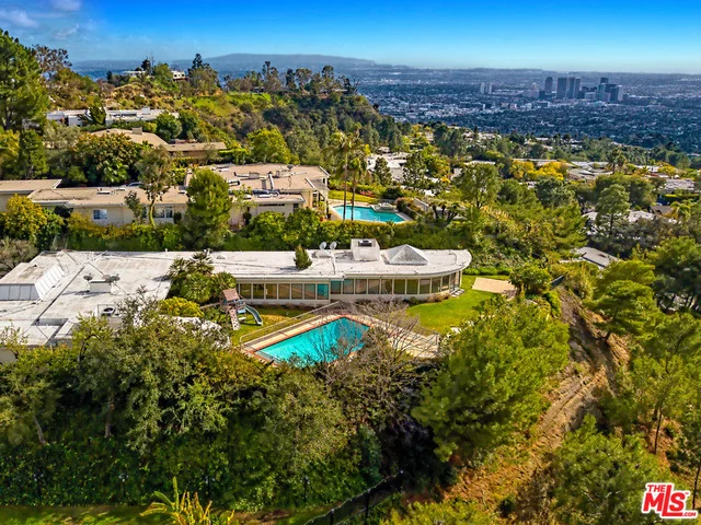 430 Walker, Beverly Hills, CA 90210