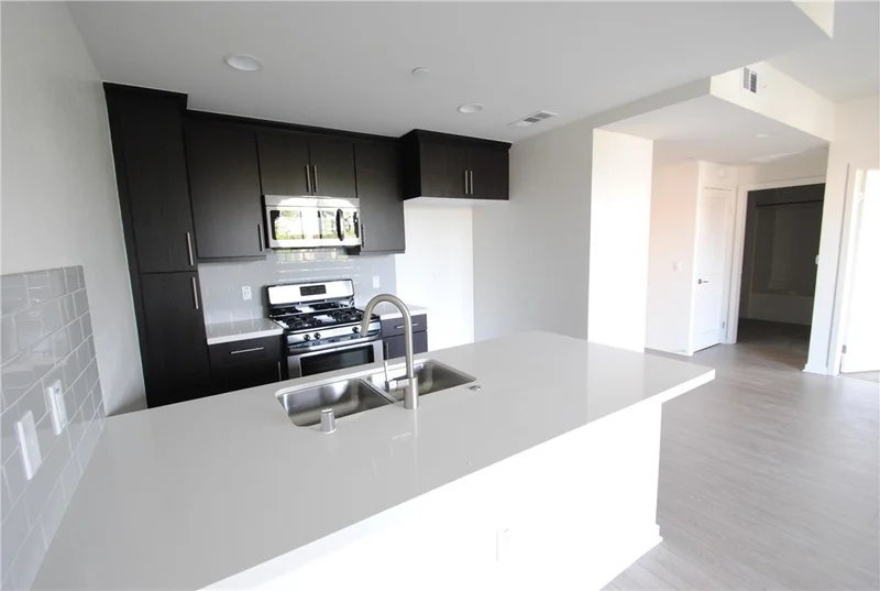 552 Carson #203, Carson, CA 90745