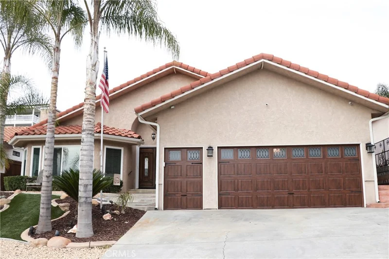 22580 Canyon Lake, Canyon Lake, CA 92587