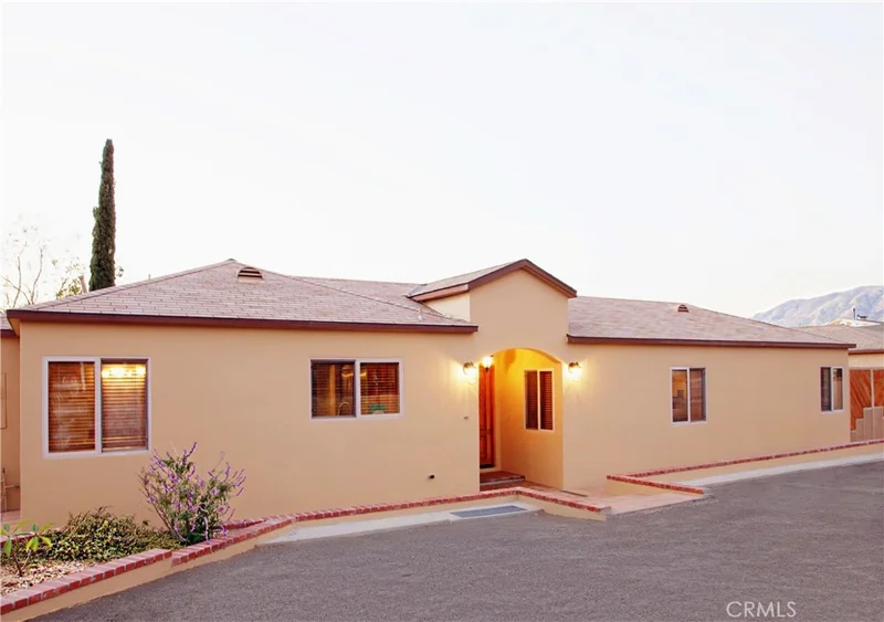 7923 Hillrose, Sunland, CA 91040