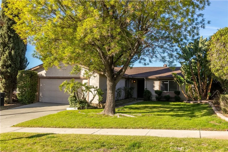 1882 Buckeye, Highland, CA 92346