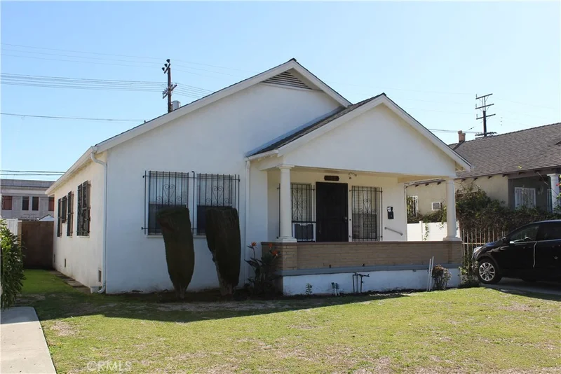 5518 Manhattan, Los Angeles, CA 90062