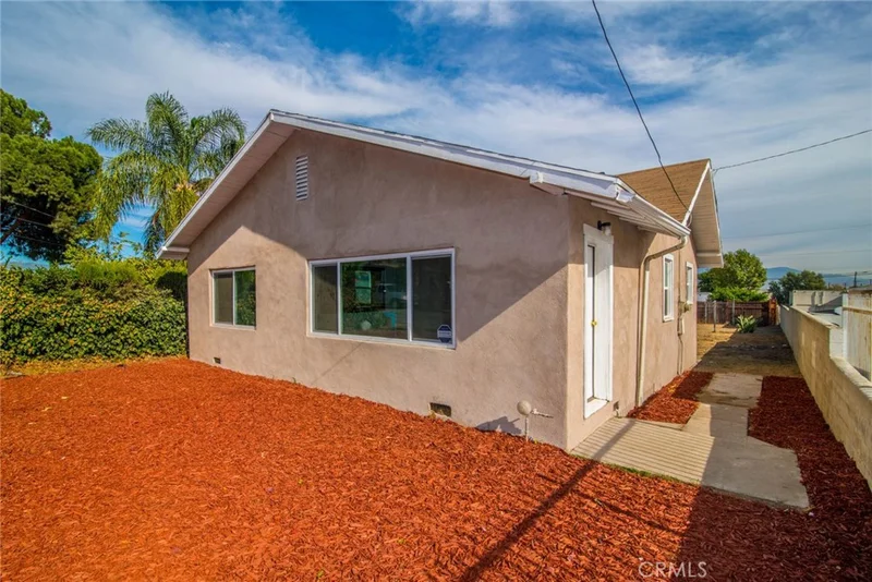 10067 Alameda, Bloomington, CA 92316