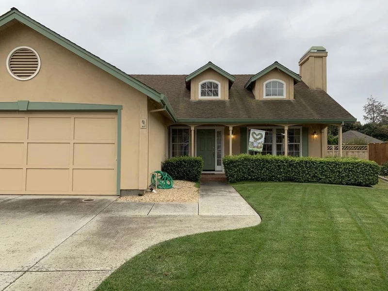 3 Woodbury, Salinas, CA 93906