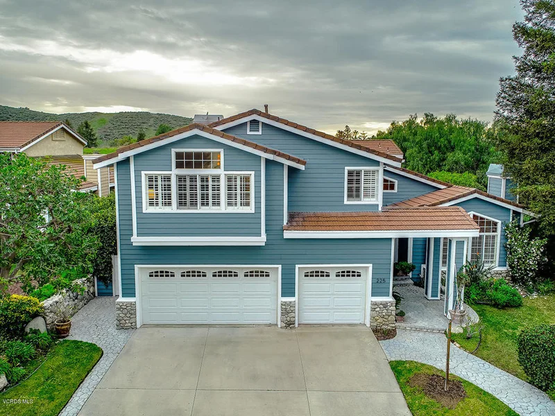 225 Shady Hills Court, Simi Valley, CA 93065