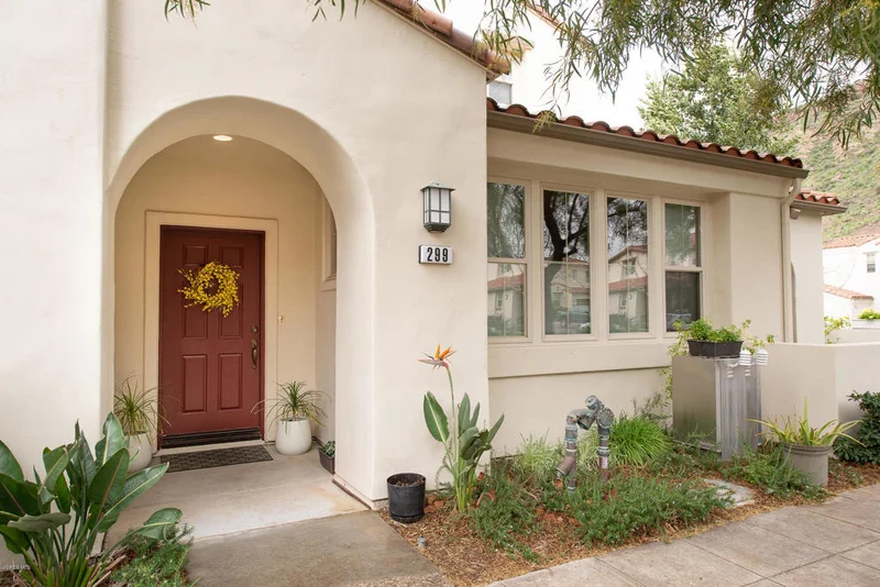 299 Smugglers, Camarillo, CA 93012