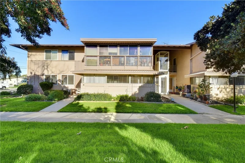 1860 Mckinney #M 15 21C, Seal Beach, CA 90740