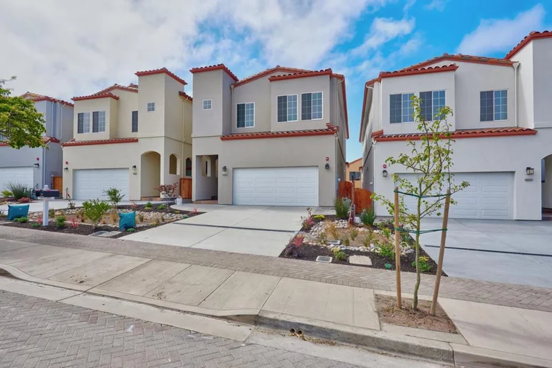 456 B, Colma, CA 94014