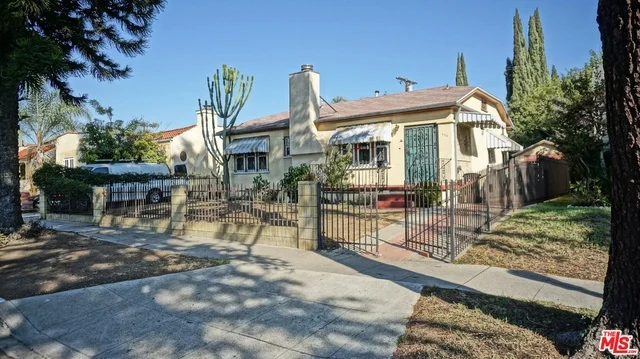 416 Irving, Los Angeles, CA 90004