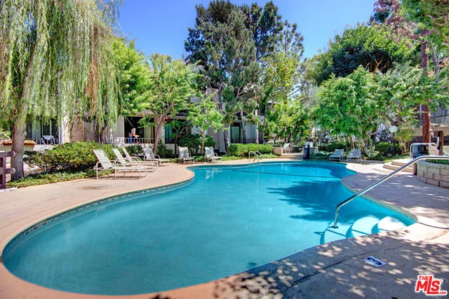 8675 Falmouth #308, Playa Del Rey, CA 90293
