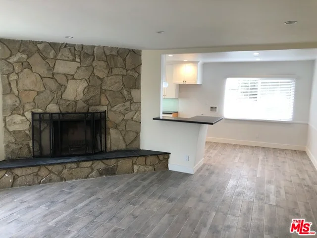 1049 Larch #3, Inglewood, CA 90301