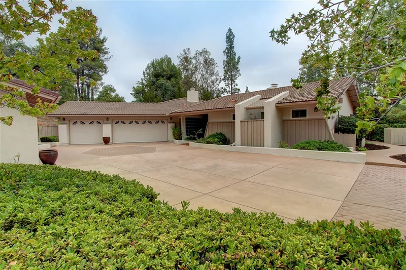 1883 Hidden Springs Dr, El Cajon, CA 92019
