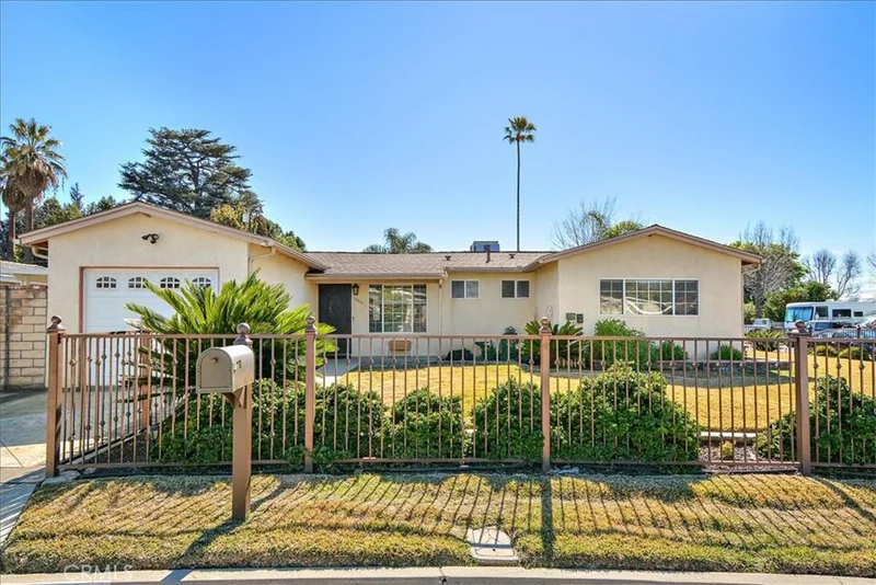18844 Petunia, Azusa, CA 91702
